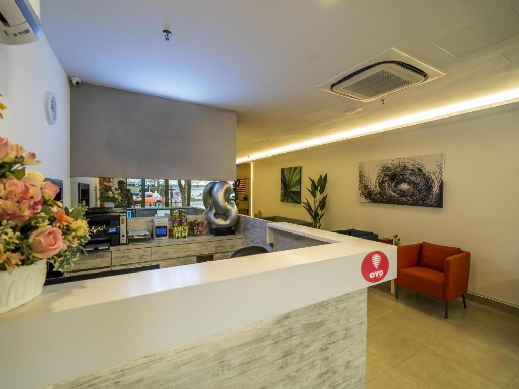 Oyo 264 City Edge Hotel Kuala Lumpur Bagian luar foto